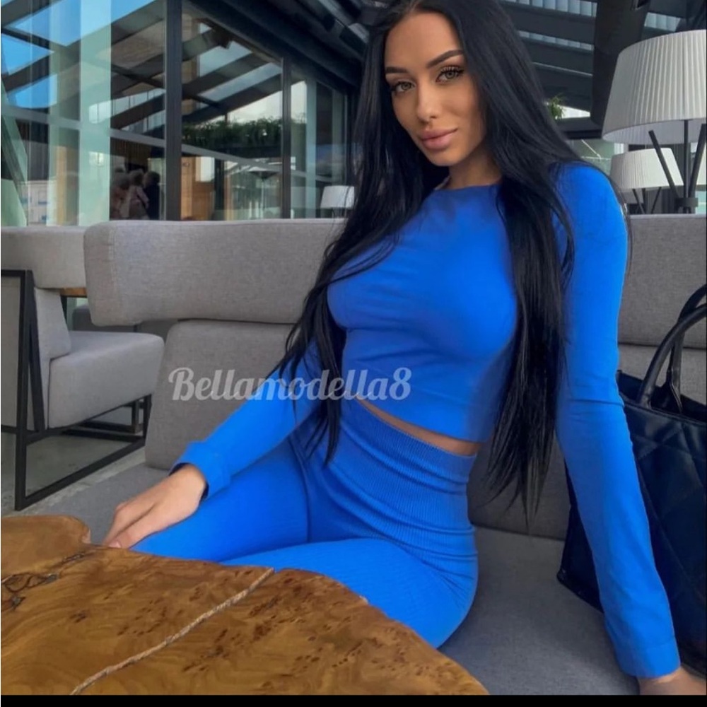 Blue seamless top